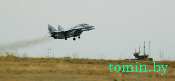 Тренировка белорусских летчиков в Ашулуке - фото