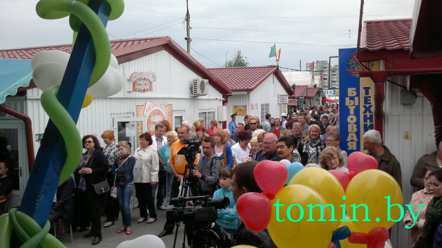Брест помогает Артему Колесникову выздороветь: на рынке «Лагуна» состоялся благотворительный концерт (фото) 