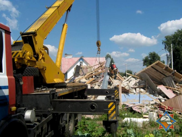 Взрыв в Бобруйском районе: разрушен жилой дом, погибла мать четверых детей - фото