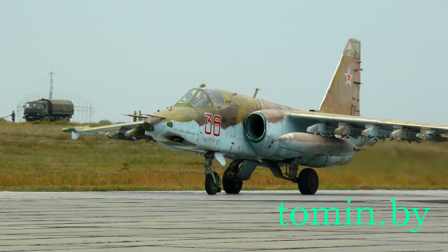 Штурмовик Су-25 - фото