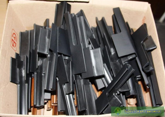 Крупная партия частей пневматического оружия обнаружена в ПТО «Брест-Центральный» - фото