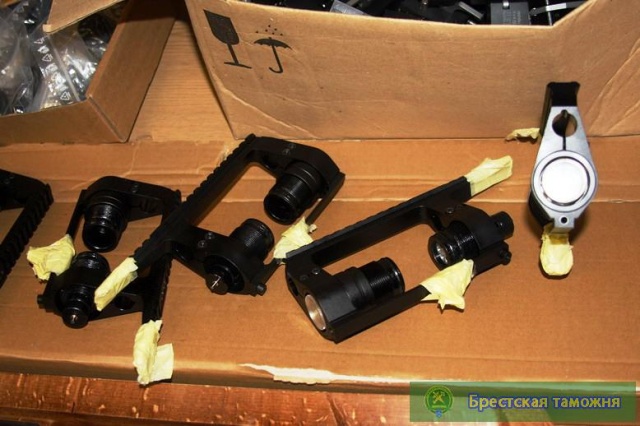 Крупная партия частей пневматического оружия обнаружена в ПТО «Брест-Центральный» - фото