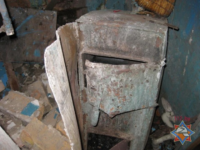 В Микашевичской квартире взорвался самодельный отопительный котел - фото