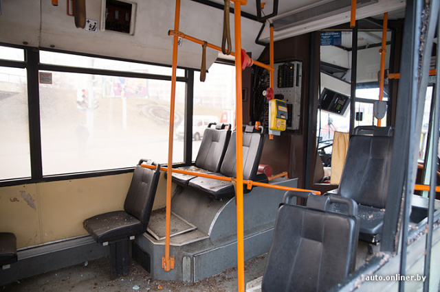 В Минске столкнулись БМВ и троллейбус: пострадали 10 человек - фото