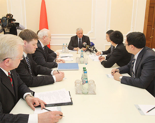 Корпорация ZTE готова вложить в белорусско-китайские производства 300 миллионов долларов - фото