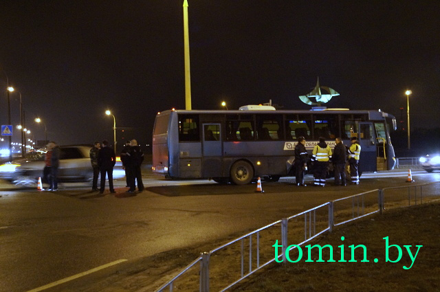 В Бресте малолитражка столкнулась с автобусом - фото