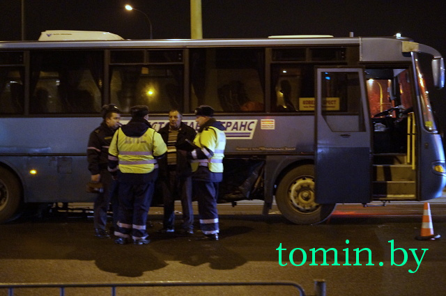 В Бресте малолитражка столкнулась с автобусом - фото