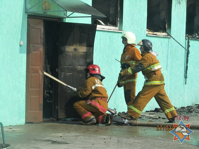 Два человека пострадали при пожаре на предприятии по производству матрацев в Гродненском районе - фото