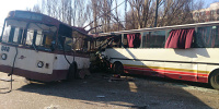 Страшное ДТП в Донецкой области: в столкновении автобуса и троллейбуса 5 человек погибли, 21 пострадал - фото
