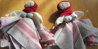 В Пружанах возродили старинный белорусский обычай - научились мотать куклы. Лялька-мотанка