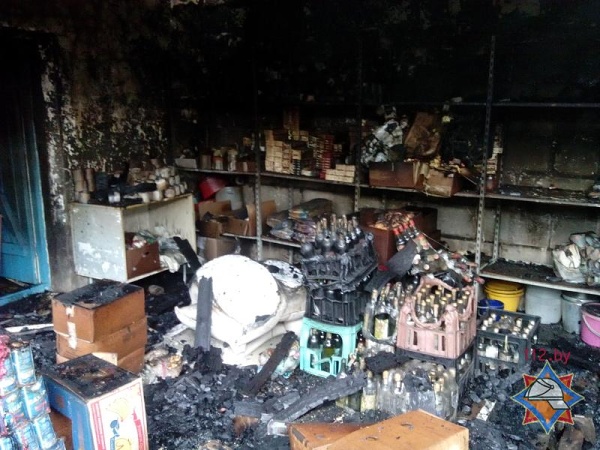 В Березовском районе горел магазин - фото