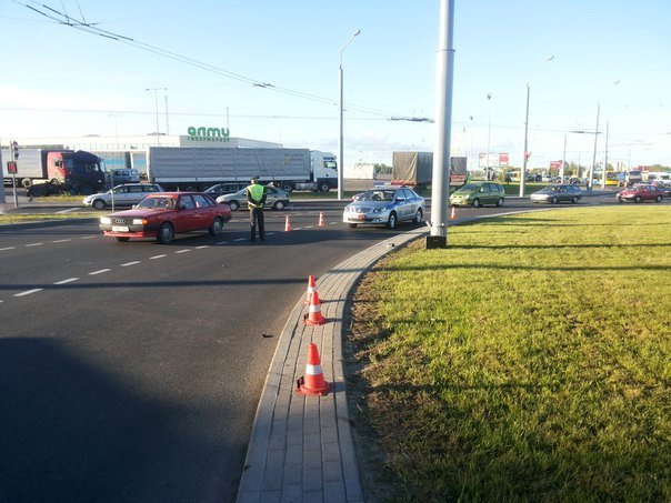 В Гродно погиб пьяный водитель БМВ, на огромной скорости врезавшись в столб - фото