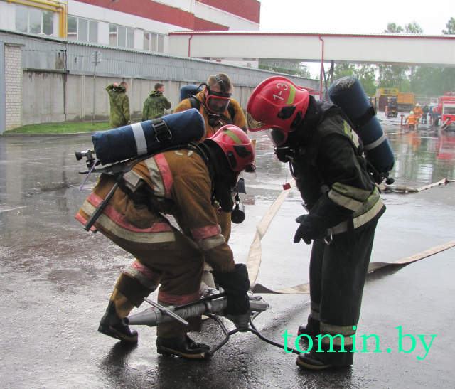 Брест: спасатели «ликвидировали» пожар на «Гефест-технике» - фото
