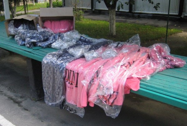 Больше тонны свинины, одежду и саженцы туй на 120 миллионов рублей изъяли таможенники у жителя Жабинки - фото