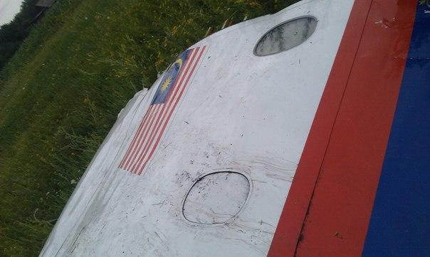 В Донецкой области сбит малайзийский пассажирский Boeing 777 – фото 