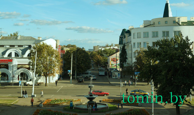 Брест. Вид с моста на улицу Комсомольскую. Фото Тамары ТИБОРОВСКОЙ