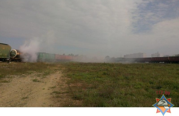 В Барановичах ликвидировали течь олеума из железнодорожной цистерны - фото
