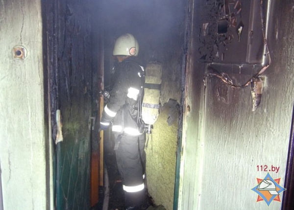 Минск, пожар в пятиэтажке на Матусевича: четверо спасенных, один погибший - фото