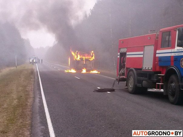 Рейсовый автобус сгорел в Мостовском районе - фото
