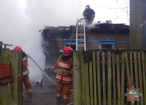 На пожаре в Шкловском районе погибли три человека - фото