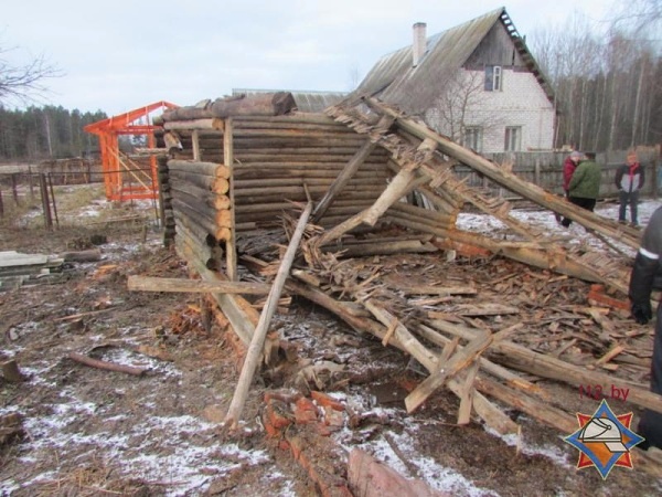 В Могилевской области при обрушении стены хозпостройки погиб человек - фото