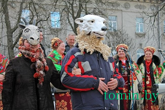 Рождественские традиции: приглашаем в Чернигов, «козу водить»! - фото