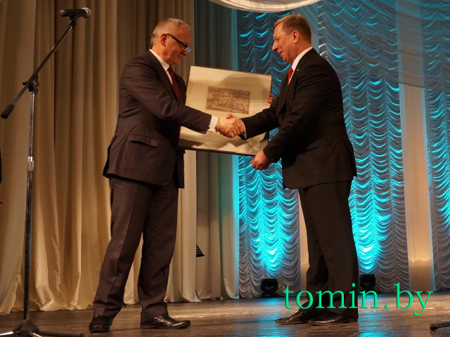 Брест получил сертификат, подтверждающий звание культурной столицы Беларуси 2015 года - фото