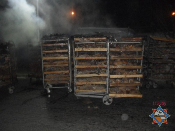 Ночной пожар в цехе ОАО «Берестейский пекарь» уничтожил 2 тонны сухарей - фото