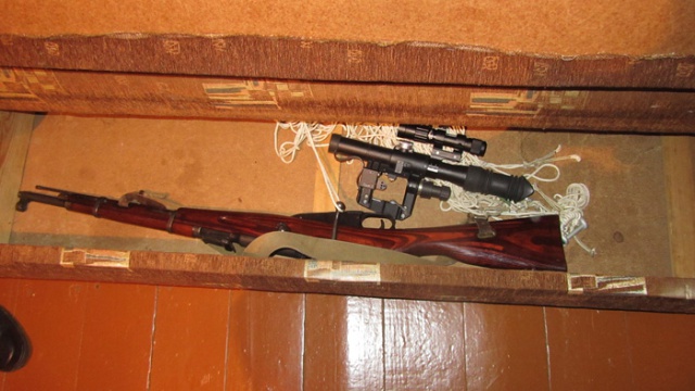 Целый арсенал незарегистрированного оружия изъяли у жителя Житковичского района - фото