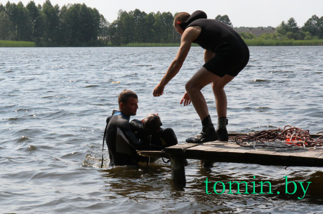 «Безопасность в наших руках - 2015»: масштабный мастер-класс провели спасатели на озере Медное Брестского района - фото