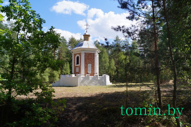 Каплица-памятник погибшим в битве под Городечно в 1812 году. Пружанский район. Фото Тамары ТИБОРОВСКОЙ