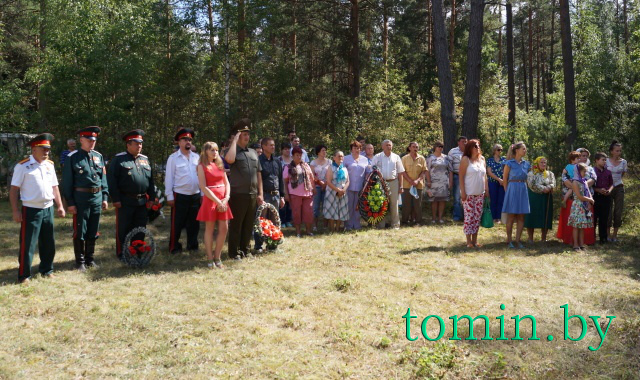 В Пружанcком районе 14 августа 2015 года перезахоронили останки 29 воинов, погибших в битве под  Городечно в 1812 году. Фото Тамары ТИБОРОВСКОЙ