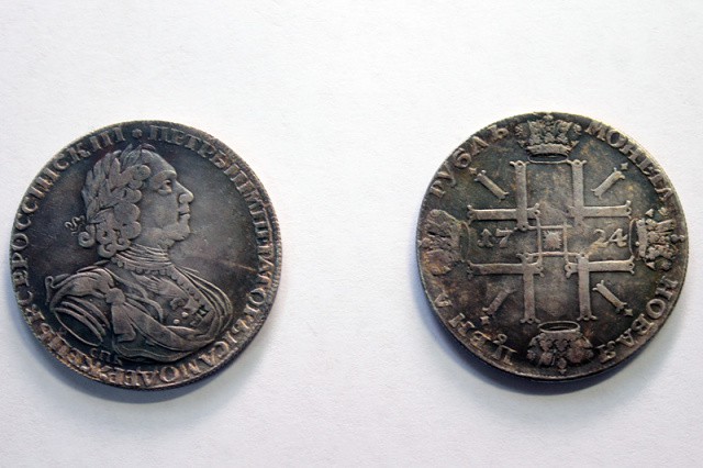 В Бресте милиционеры изъяли у двух россиян более 5 килограммов «старинных» монет - фото