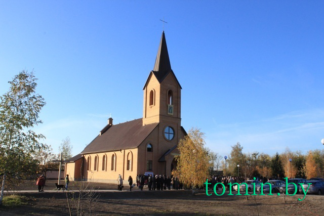 В Пинске 27 октября 2015 года открылся костел Святого Бенедикта к 90-летию со дня образования Пинской епархии - фото
