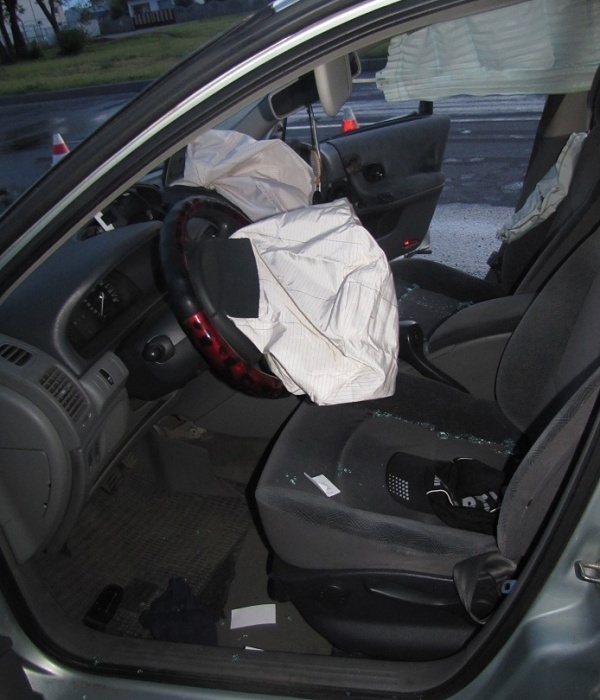 В Барановичах водитель «Рено-Лагуна» 17 июня 2015 года скрылся с места ДТП, бросив в салоне погибшего сверстника - фото