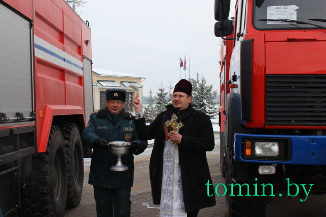 Семь новых 10-тонных автоцистерн введены в боевые расчеты Брестского областного УМЧС - фото