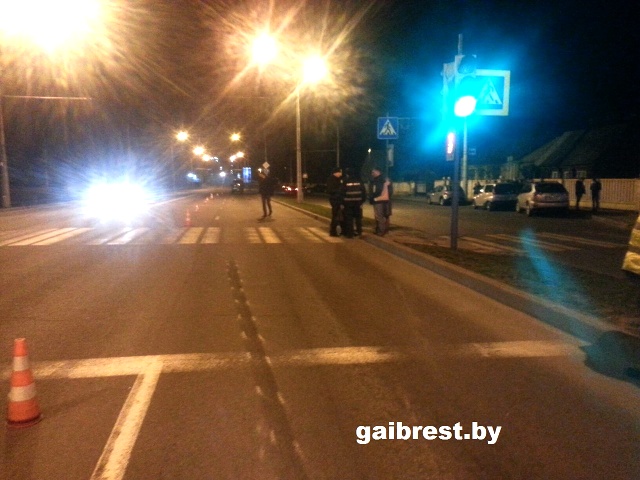 В Бресте 19-летний пьяный парень на БМВ насмерть сбил женщину на переходе у остановки «Зеленая» - фото
