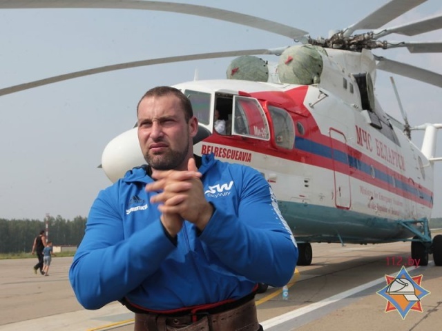 Кирилл Шимко 25 июля 2016 г сдвинул с места вертолет Ми-26 – фото