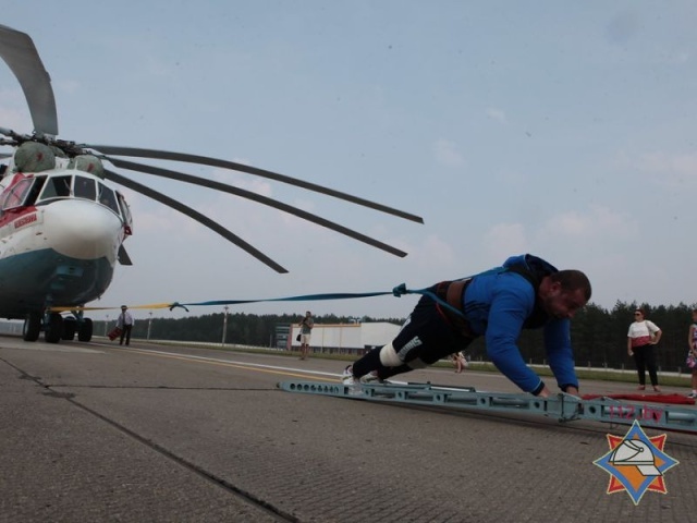 Кирилл Шимко 25 июля 2016 г сдвинул с места вертолет Ми-26 – фото