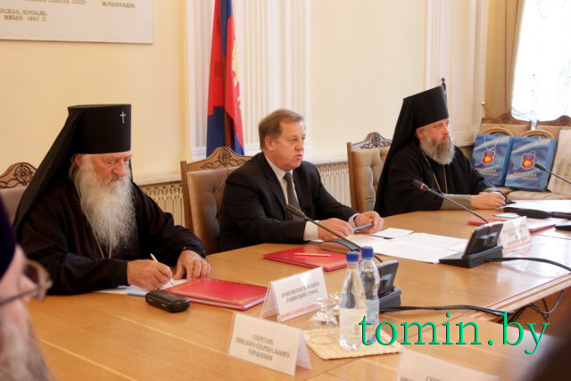 Брестский облисполком подписал программу сотрудничества с Брестской и Пинской епархиями - фото