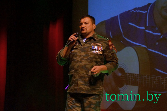 Виктор Калина с программой "В кругу друзей" в Бресте. Фото Тамары ТИБОРОВСКОЙ