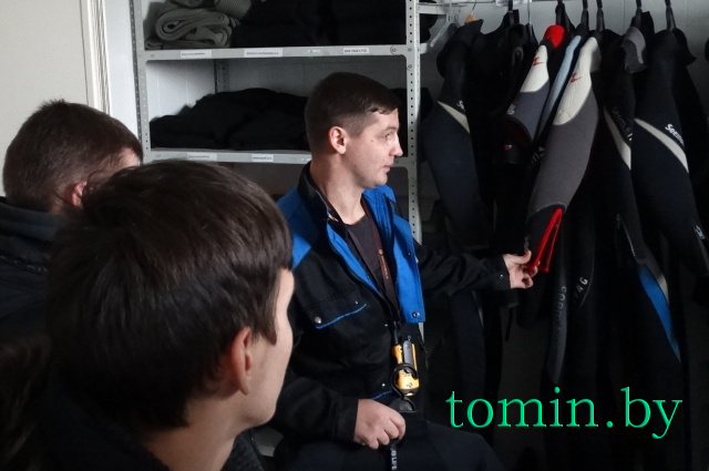Спасать утопающих учились бойцы молодежных отрядов охраны правопорядка на гребном канале в Бресте - фото