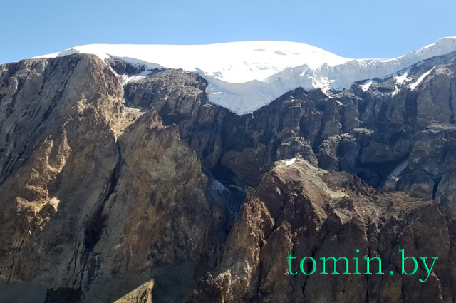 Эльбрус - самая высокая горная вершина России и Европы - фото 