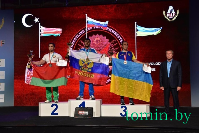 Виктор Братченя завоевал две серебряные медали на чемпионате мира по армрестлингу в Турции - фото