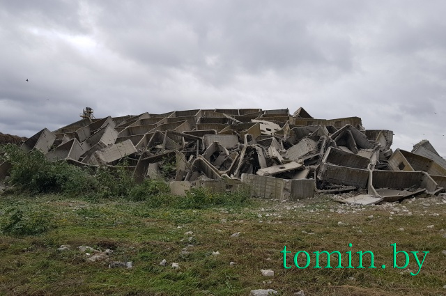 В Кобринском районе уникальным способом взорвали недостроенный завод - фото