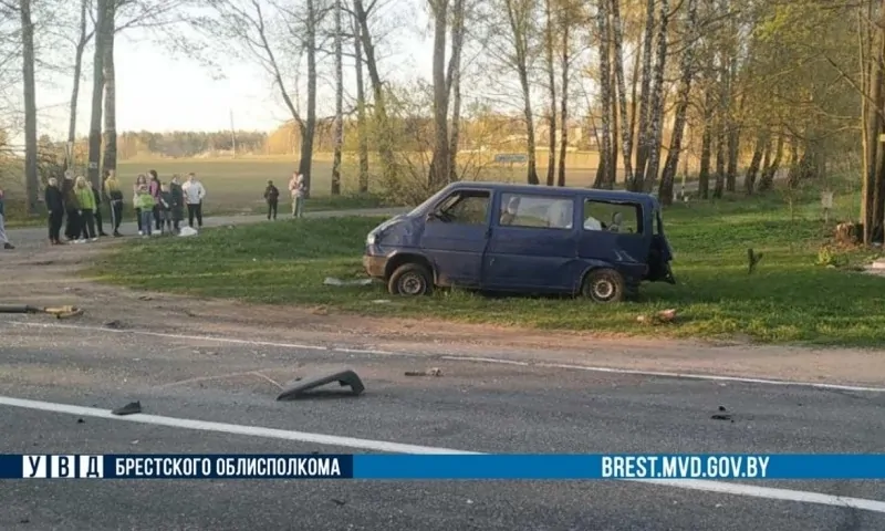 В Ляховичском районе в ДТП попал автомобиль ГАИ