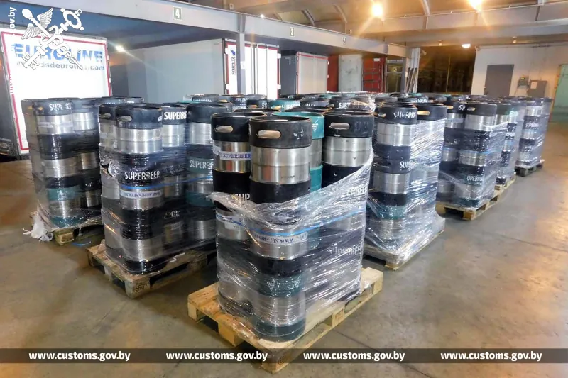 В ПП «Козловичи» перевозчик не задекларировал 2,3 тысячи литров пива из Бельгии