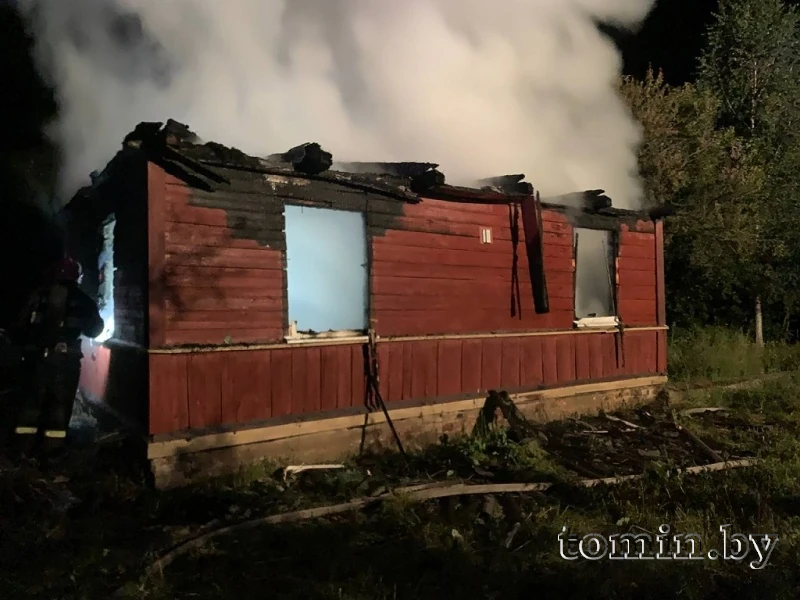 В Новых Лыщицах Брестского района на ночном пожаре соседи спасли женщину