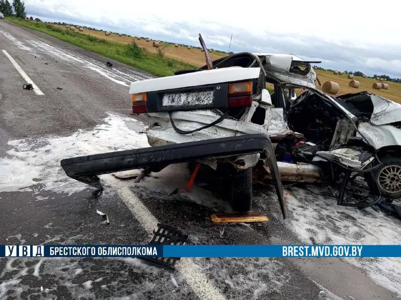 В Пинском районе «Ауди» врезался в бензовоз: водитель легковушки погиб