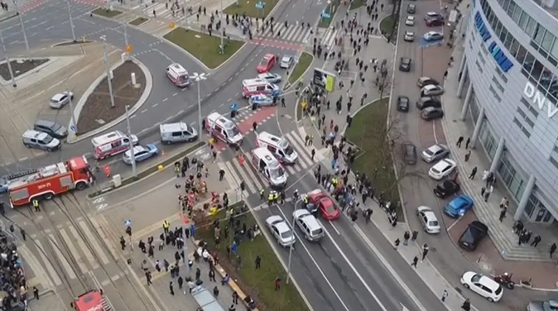 В Щецине (Польша) легковушка въехала в толпу: пострадали 19 человек